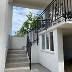 Neti Apartment *